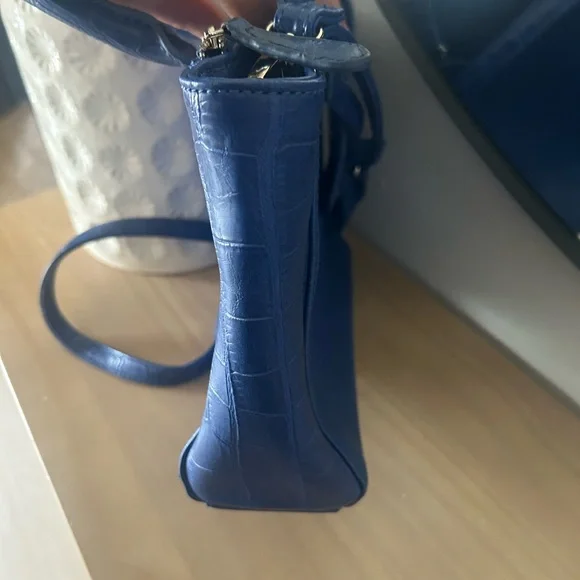 Y2K Guess Navy Blue Leather Purse Handbag Crocodile Embossed Side Panels - Picture 9 of 11